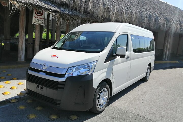  Punta Cana Airport To Uvero Alto Hotels (up to 50 km) - Photo 1 of 6